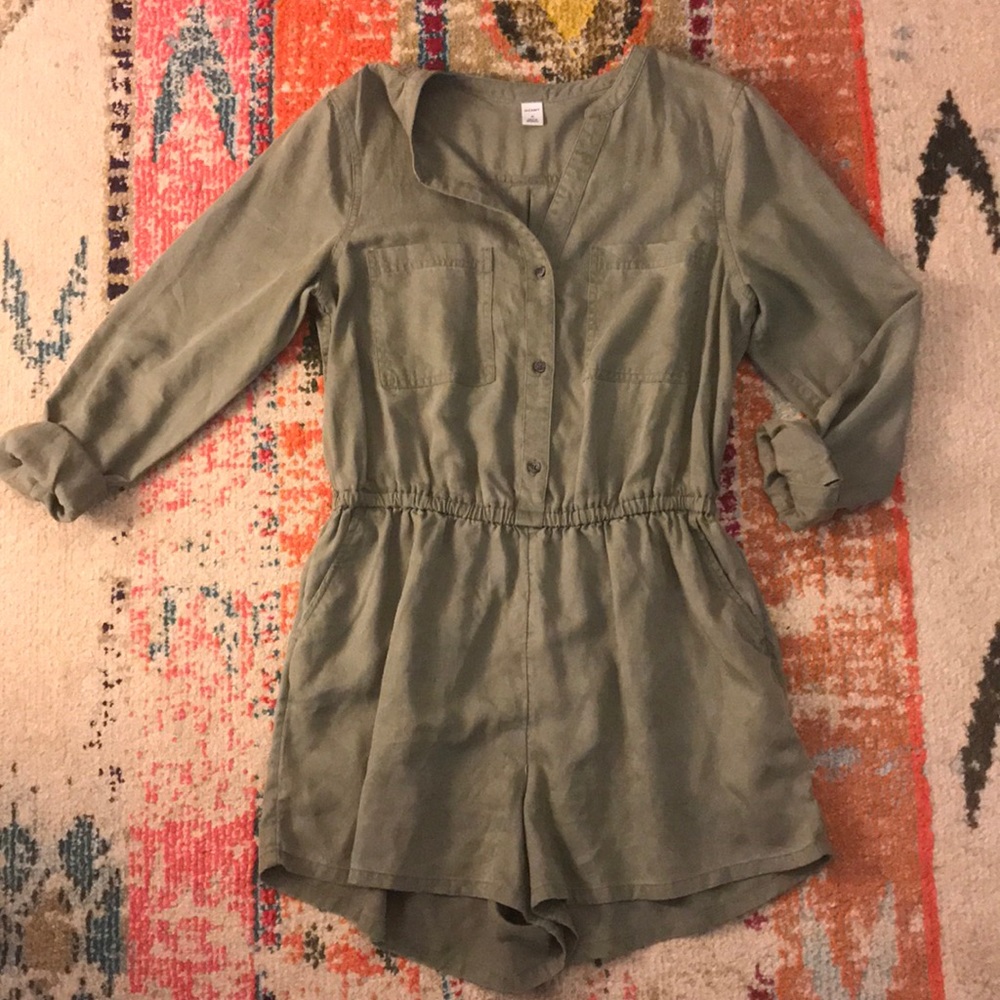 Old Navy olive green romper - M